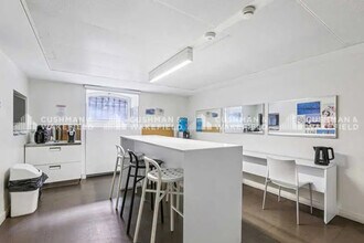 48 Rue La Pérouse, Paris à louer Photo intérieure– Image 1 sur 2