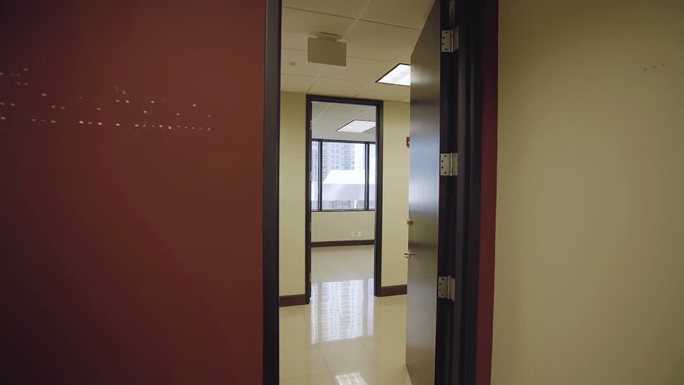 1101 Brickell Ave, Miami, FL à louer - Vidéo sur l’annonce professionnelle – Image 3 sur 16
