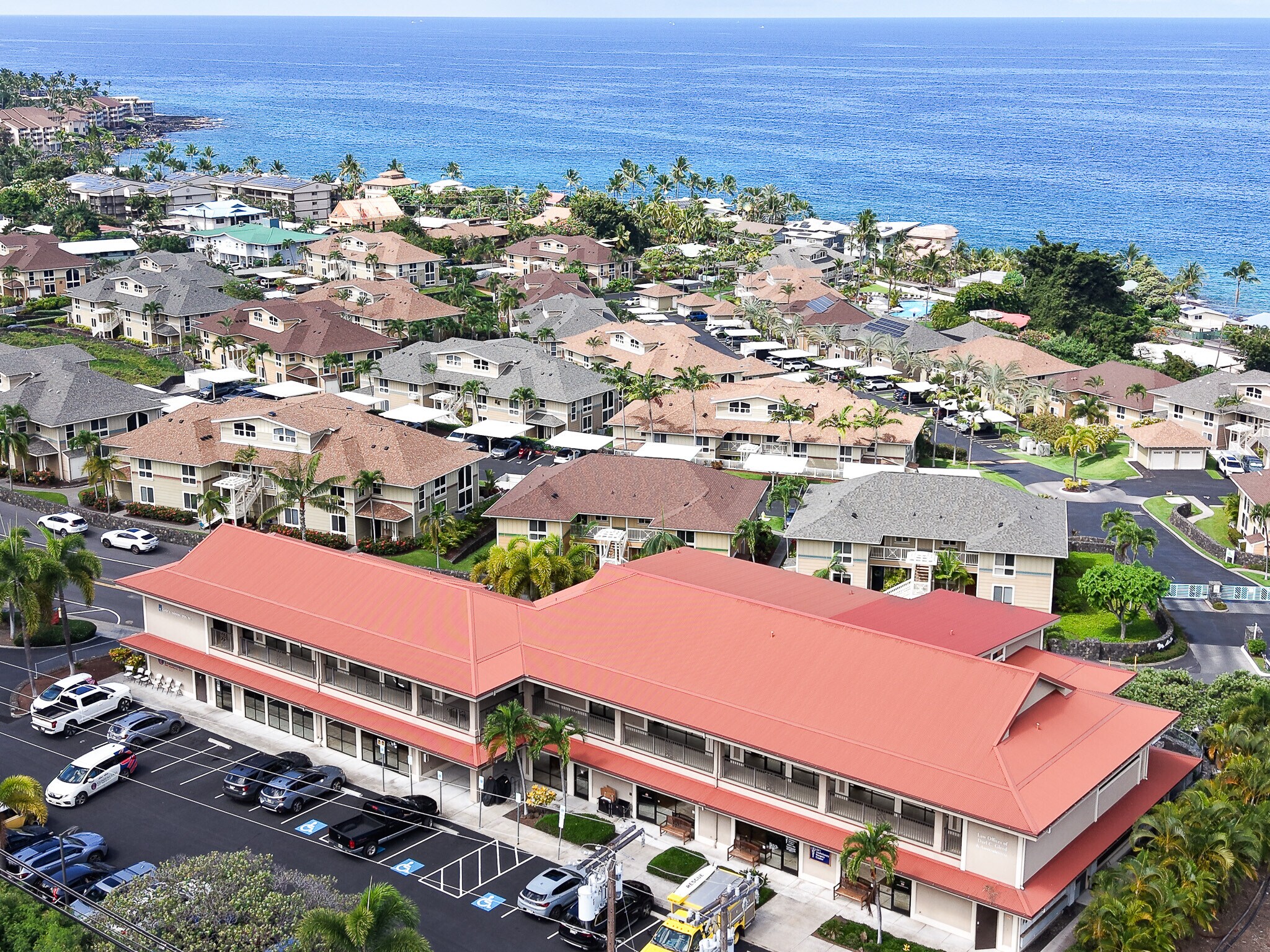 75-5905 Walua Rd, Kailua Kona, HI à louer Photo de l’immeuble– Image 1 sur 9