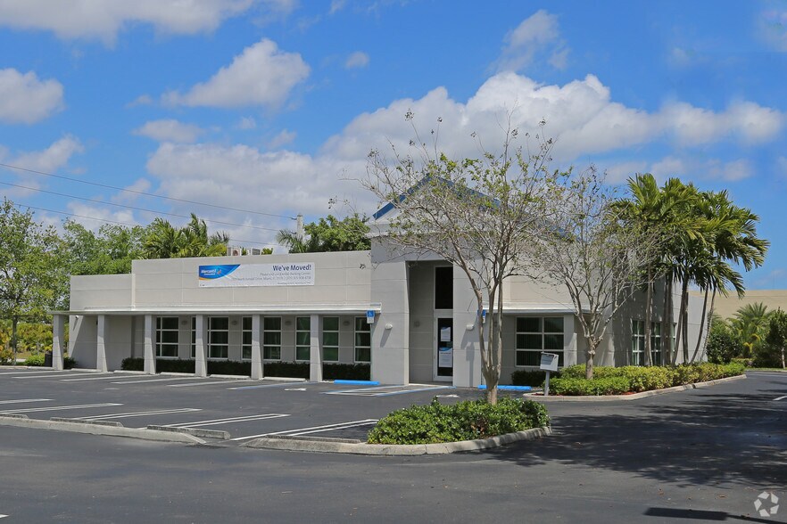 13650 SW 131st St, Miami, FL à louer - Photo principale – Image 1 sur 4
