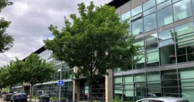 12 Rue Jonas Salk, Lyon à louer - Photo de l’immeuble – Image 2 sur 8