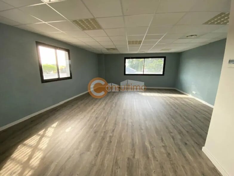 Bureau dans La Teste-de-Buch à louer - Photo intérieure – Image 3 sur 8