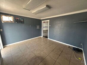 1624 SE Village Green Dr, Port Saint Lucie, FL à louer Photo intérieure– Image 1 sur 3