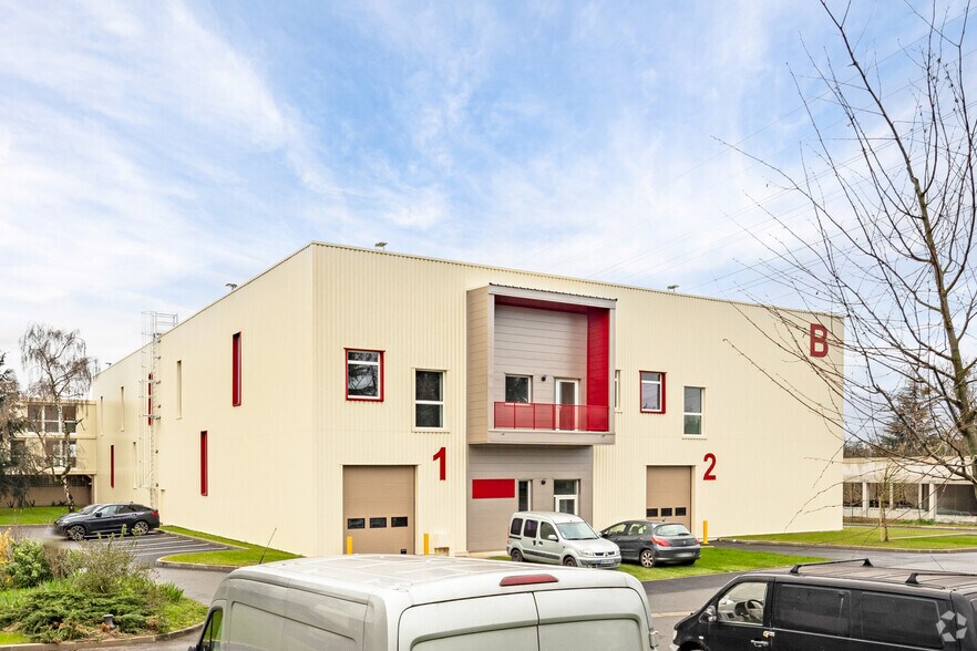 16 B Rue Ampère, Pontoise à louer - Photo de l’immeuble – Image 2 sur 2