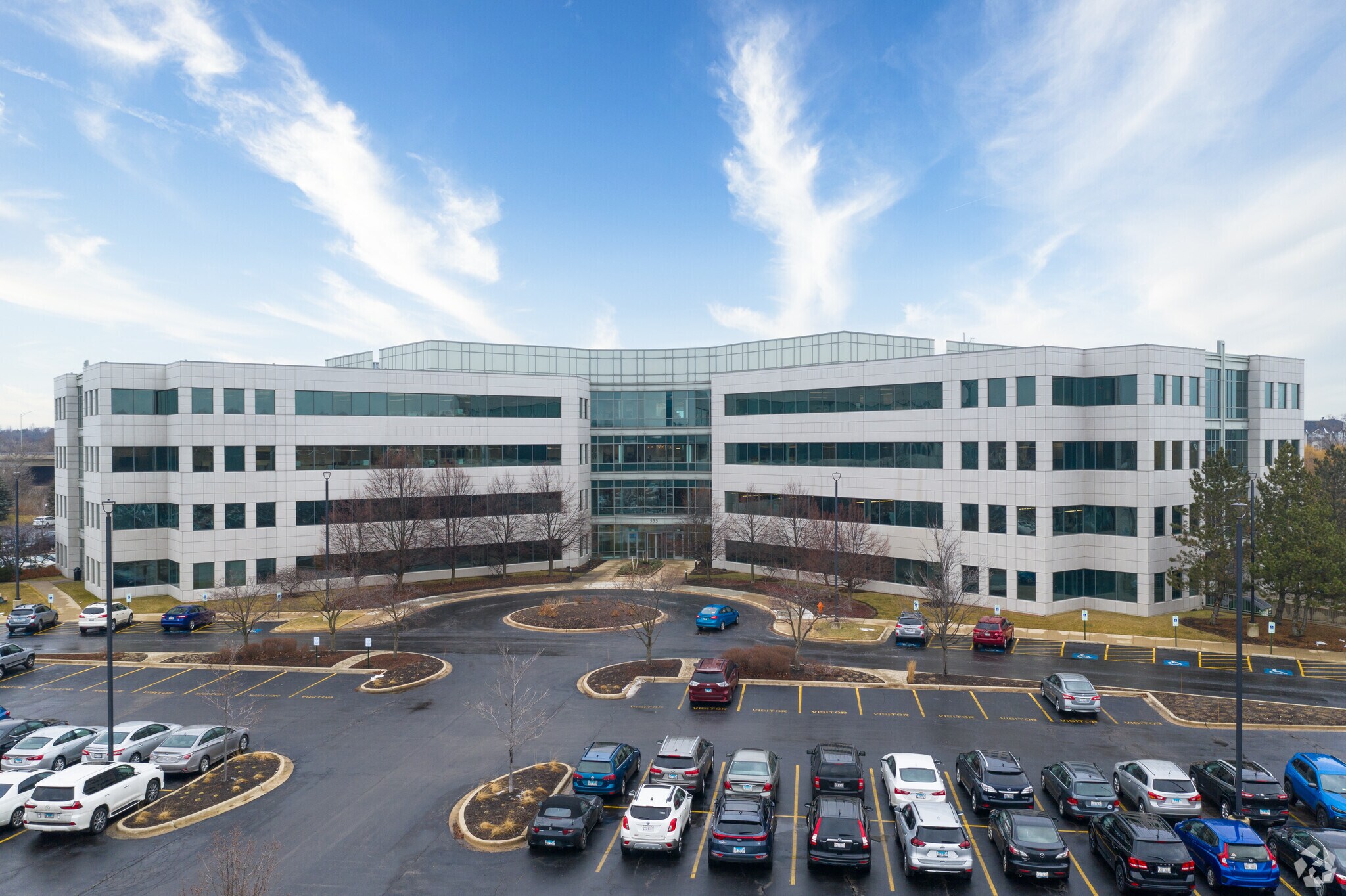 535 E Diehl Rd, Naperville, IL à louer Photo principale– Image 1 sur 17