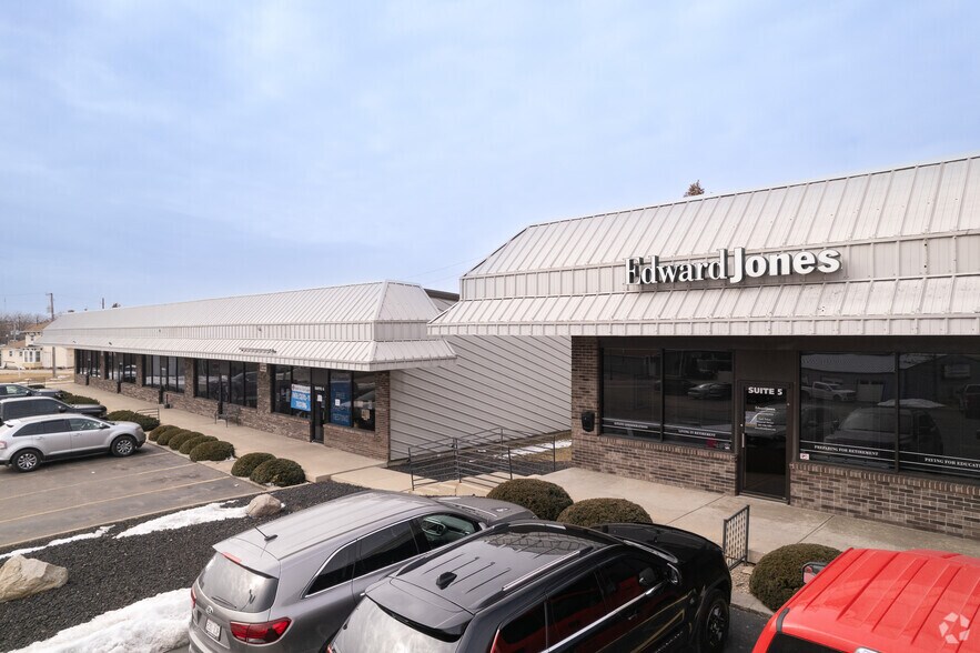 210-216 N Milwaukee Ave, Lake Villa, IL à louer - Photo de l’immeuble – Image 3 sur 21