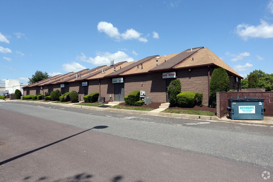 580-590 Reed Rd, Broomall, PA à louer - Photo de l’immeuble – Image 3 sur 7