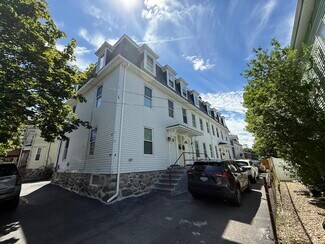 Plus de détails pour 81 Alder St, Waltham, MA - Logement à vendre