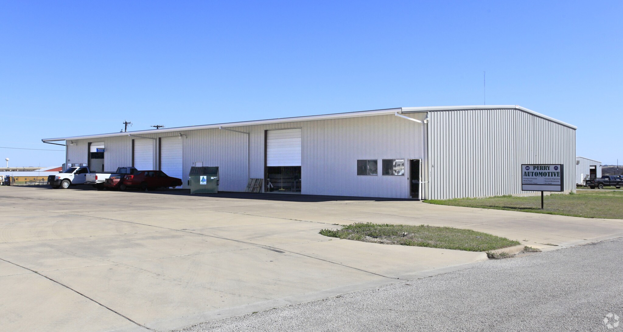 212 Tradesmen Dr, Hutto, TX à louer Photo principale– Image 1 sur 4