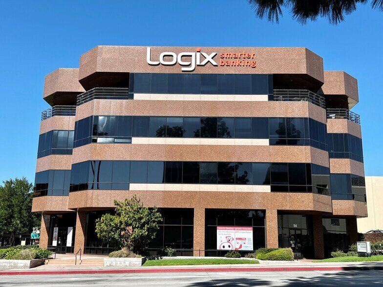 100 N 1st St, Burbank, CA à louer - Photo de l’immeuble – Image 2 sur 8