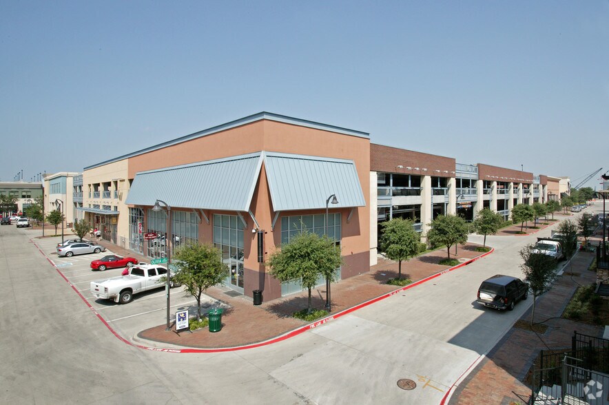7200 Bishop Rd, Plano, TX à louer - Photo de l’immeuble – Image 3 sur 12