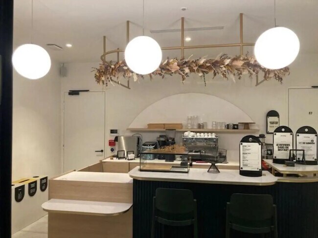 Plus de détails pour 37 Rue Marie-Éléonore De Bellefond, Paris - Coworking à louer