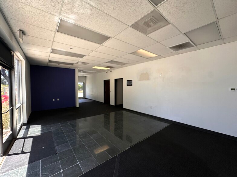 820 Malcolm Rd, Burlingame, CA à louer - Photo intérieure – Image 3 sur 8
