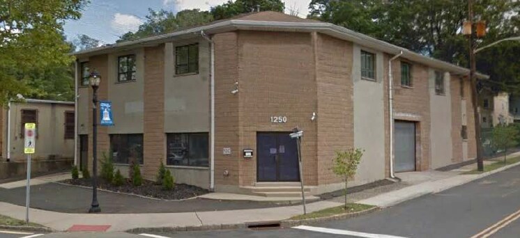 1250 South Ave, Plainfield, NJ à vendre - Photo de l’immeuble – Image 1 sur 11