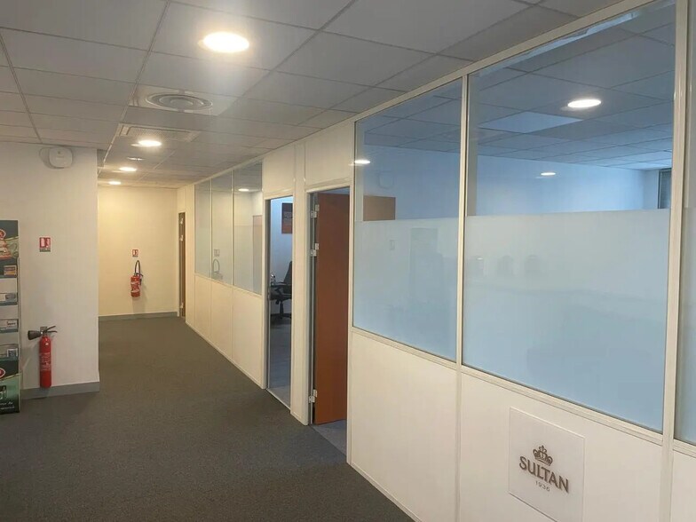 Bureau dans Gennevilliers à louer - Photo intérieure – Image 3 sur 12