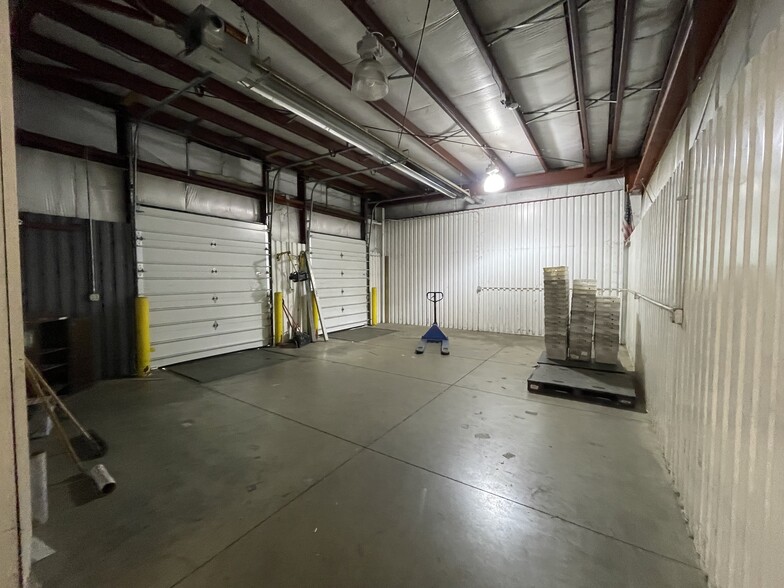 4232 Earth Dr, Fort Wayne, IN à louer - Photo de l’immeuble – Image 3 sur 9