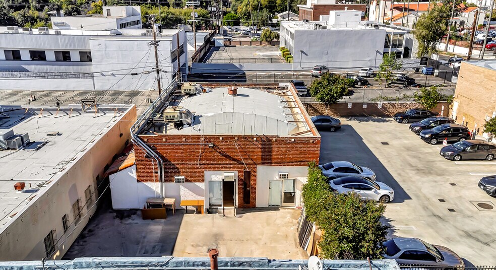 14526 Haynes St, Van Nuys, CA à louer - Photo de l’immeuble – Image 2 sur 4