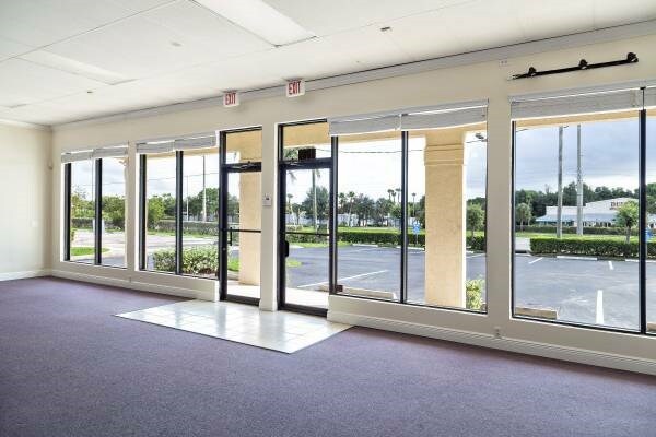 6400 SE Federal Hwy, Stuart, FL à louer - Photo intérieure – Image 3 sur 10