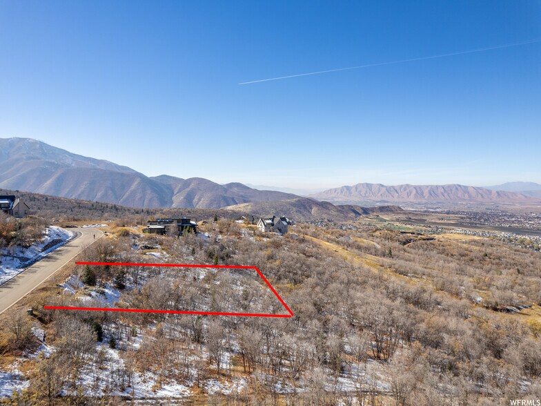 770 Nebo Circle, Woodland Hills, UT à vendre - Photo de l’immeuble – Image 2 sur 5
