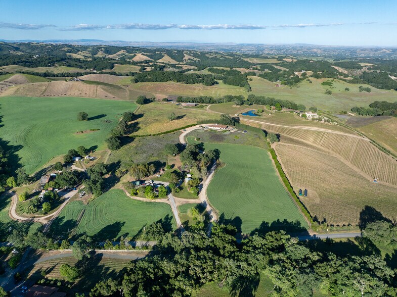 5250 Vineyard Dr, Paso Robles, CA à vendre - Photo de l’immeuble – Image 1 sur 25