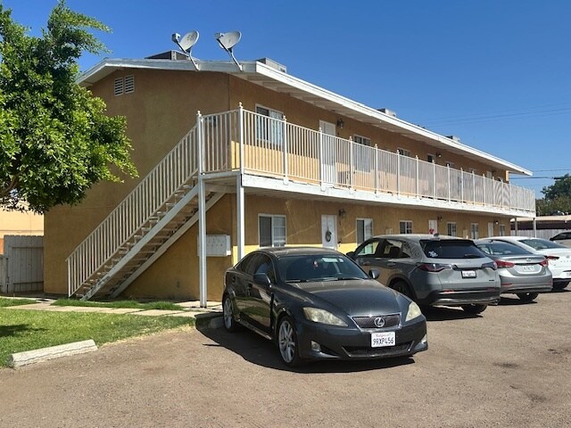 1412 El Centro Ave, El Centro, CA à vendre - Photo de l’immeuble – Image 2 sur 20