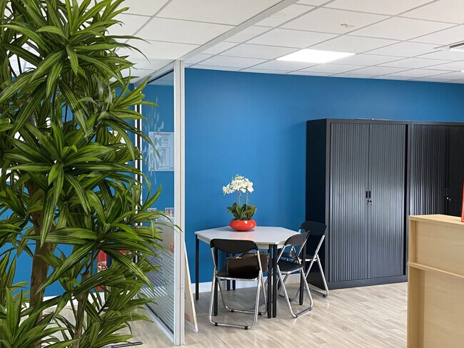 Plus de détails pour Bureau à vendre