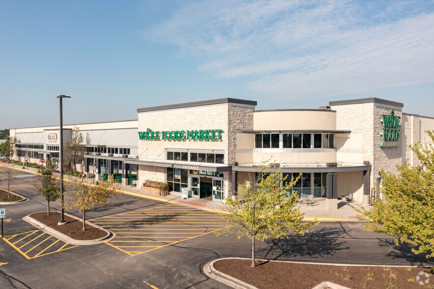 601 N Martingale Rd, Schaumburg, IL à louer - Photo de l’immeuble – Image 2 sur 23
