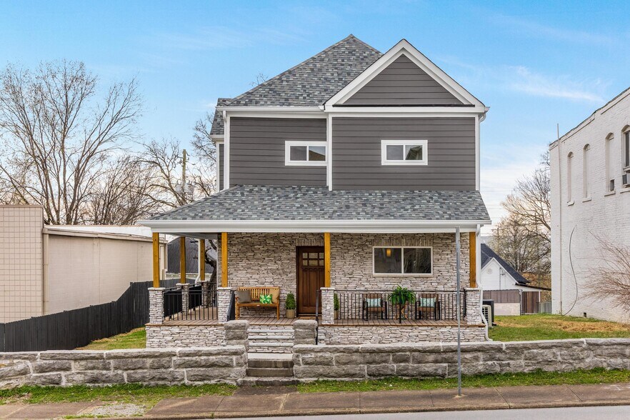2004 Mccallie Ave, Chattanooga, TN à vendre - Photo de l’immeuble – Image 1 sur 29