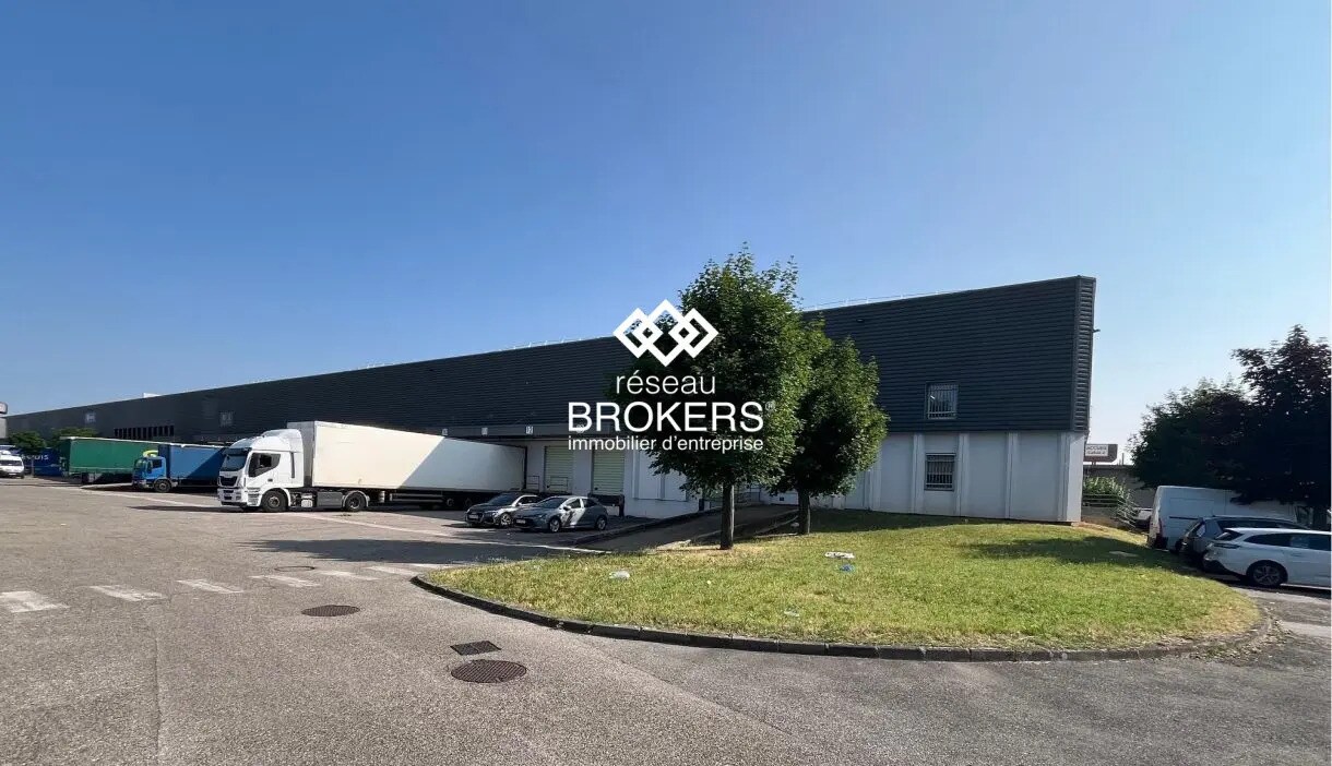 Industriel/Logistique dans Vénissieux à louer Photo de l’immeuble– Image 1 sur 5