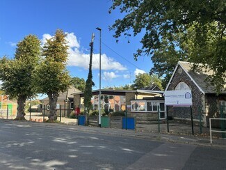 Plus de détails pour 98 Station Rd, Newmarket - Spécialisé à vendre