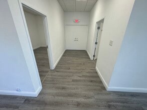 2290 10th Ave N, Lake Worth, FL à louer Photo intérieure– Image 2 sur 13