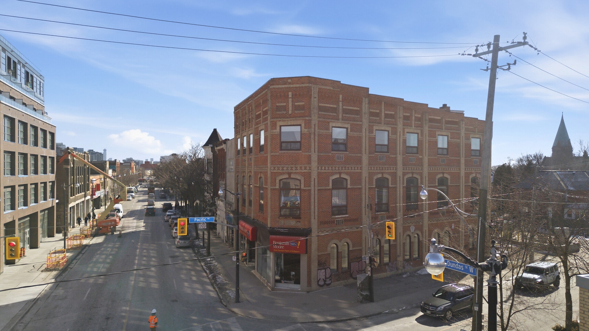 2975 Dundas St W, Toronto, ON à louer Photo de l’immeuble– Image 1 sur 8