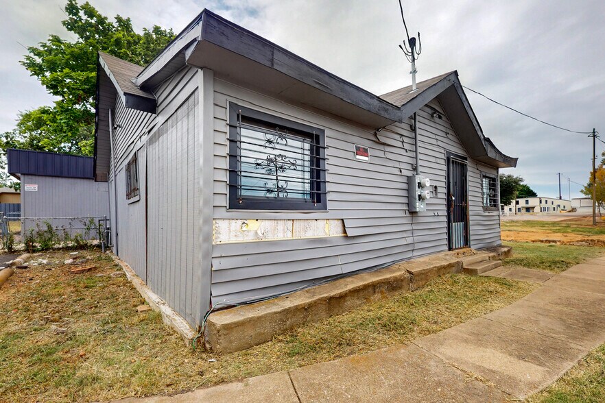 3818 S Lancaster Rd, Dallas, TX à louer - Photo de l’immeuble – Image 3 sur 27