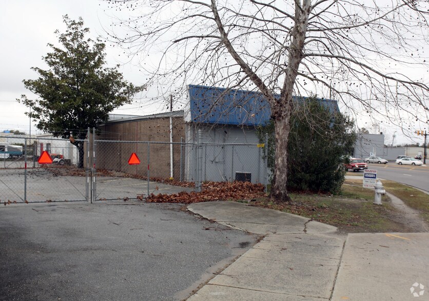 1818 Oleander Dr, Wilmington, NC à vendre - Photo de l’immeuble – Image 2 sur 7