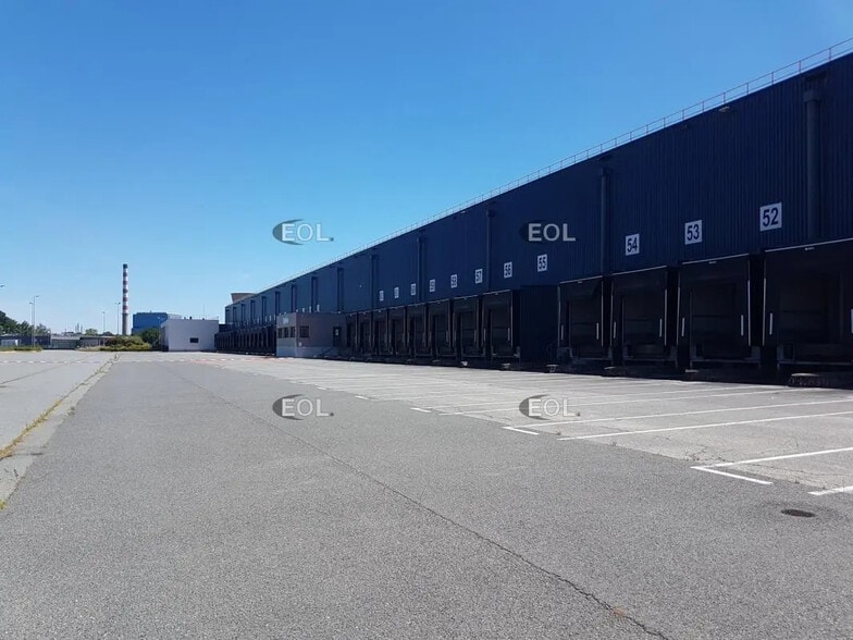 Industriel/Logistique dans Montceau-les-Mines à louer - Photo de l’immeuble – Image 2 sur 8