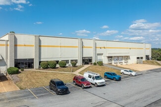 Plus de détails pour 495 E Locust Ln, York, PA - Industriel/Logistique à louer