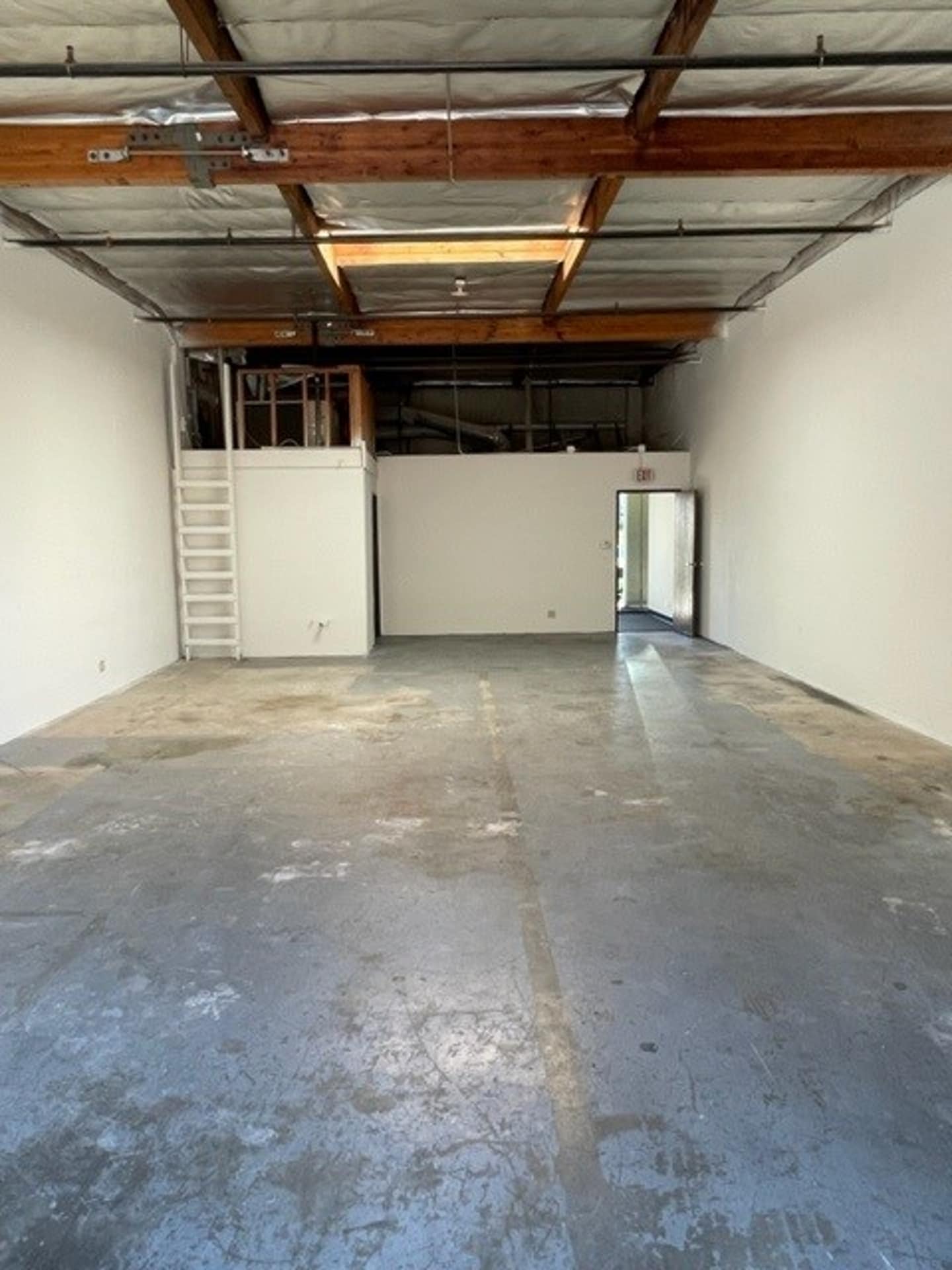 671 E Cooley Dr, Colton, CA à louer Photo intérieure– Image 1 sur 10