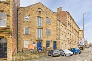 Plus de détails pour 9-13 Wellington Rd, Dewsbury - Bureau à louer
