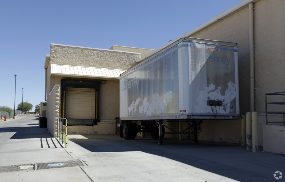 57930-58132 29 Palms Hwy, Yucca Valley, CA à louer - Photo de l’immeuble – Image 2 sur 35