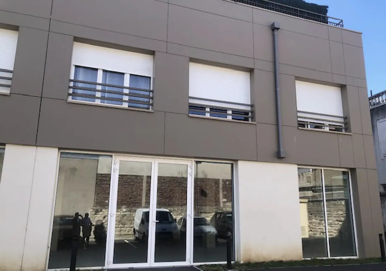 Bureau dans Ivry-sur-Seine à vendre Photo de l’immeuble– Image 1 sur 4