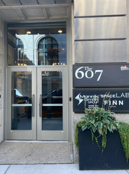 607 Shelby St, Detroit, MI à louer - Photo de l’immeuble – Image 3 sur 82