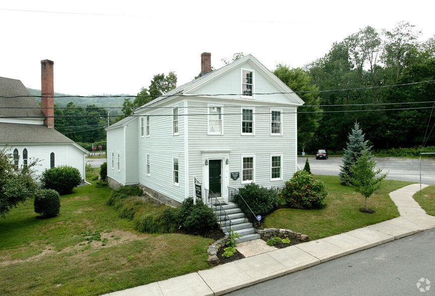 7 Church St N, New Hartford, CT à vendre - Photo principale – Image 1 sur 1