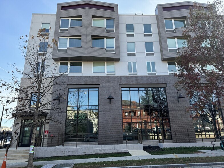 101 Q St NE, Washington, DC à louer - Photo de l’immeuble – Image 2 sur 2