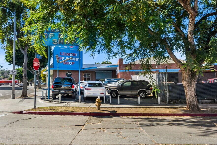 3443 W 43rd St, Los Angeles, CA à louer - Photo de l’immeuble – Image 3 sur 25