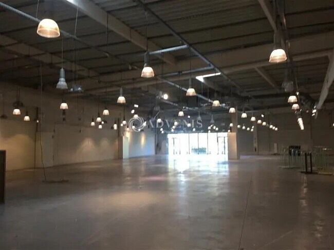 Plus de détails pour Local commercial à louer