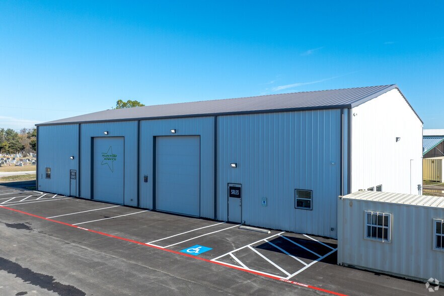 6875 Jackson, Krum, TX à vendre - Photo de l’immeuble – Image 3 sur 11