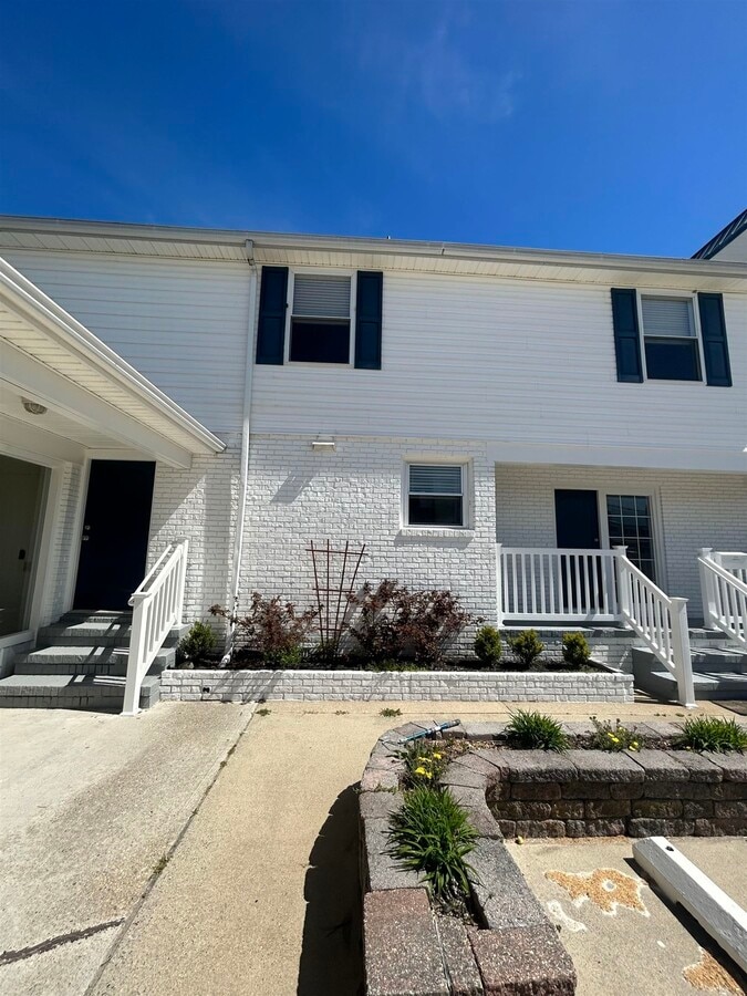 6109 Atlantic Ave, Wildwood, NJ 08260 - Lot 100 -  - Photo intérieure - Image 1 of 31