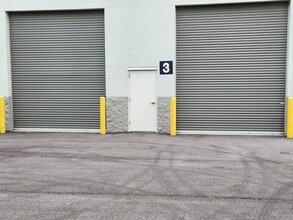 3026 E Riverside Dr, Fort Myers, FL à louer Photo de l’immeuble– Image 1 sur 4