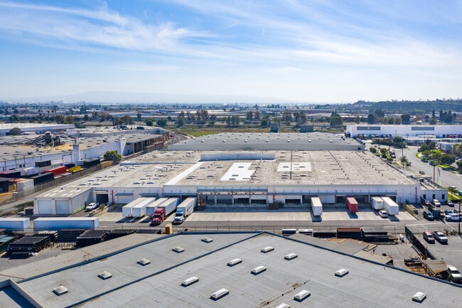 Plus de détails pour 19201 S Reyes Ave, East Rancho Dominguez, CA - Bureau, Industriel/Logistique à louer
