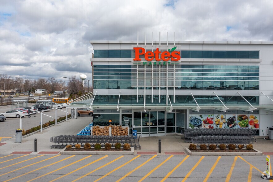 820-840 Plainfield Rd, Willowbrook, IL à louer - Photo de l’immeuble – Image 3 sur 8